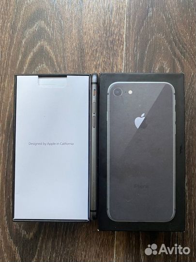 Телефон iPhone 8 64 gb