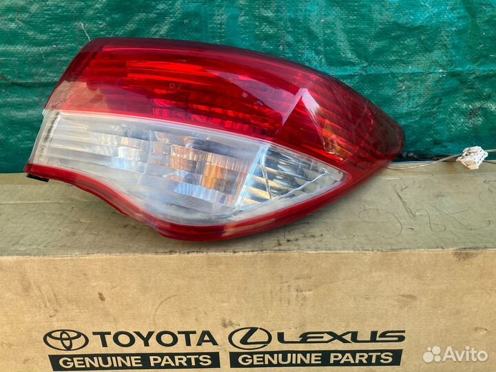 Фонарь задний наружный правый Nissan Almera G15