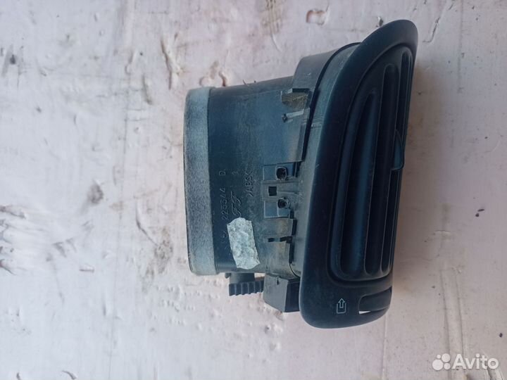 Дефлектор воздушный Peugeot 406 1995-1999