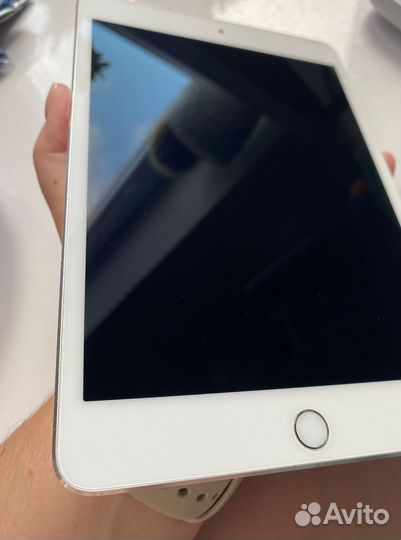 Планшет Apple iPad mini 4 16 gb