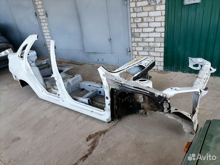 Боковина правая, четверть зад, перед Лада Гранта 2