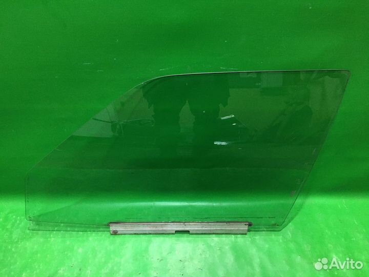 Стекло передней левой двери Mercedes E W124