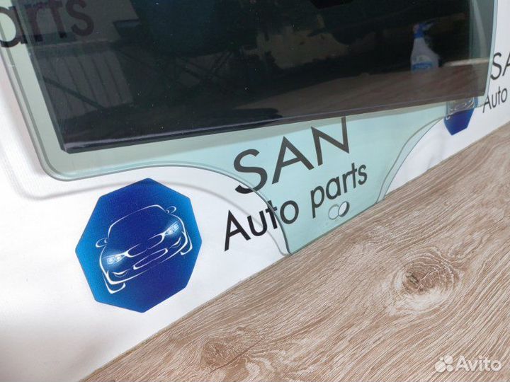 Стекло двери заднее правое Bmw 5 F10 N52B25 2011