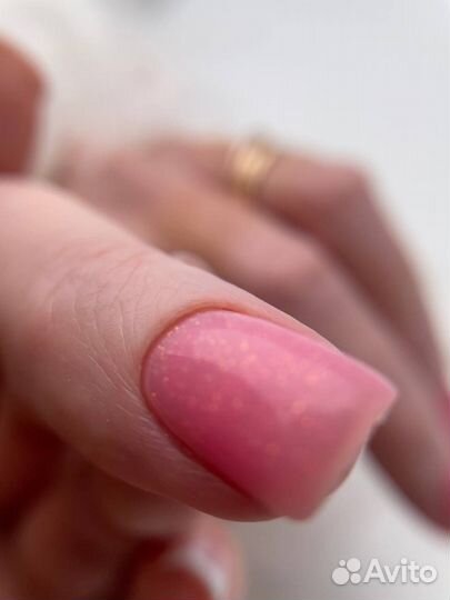 Модель на маникюр с покрытием гель лак