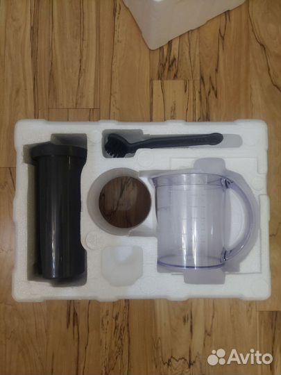 Соковыжималка Kenwood JE 810