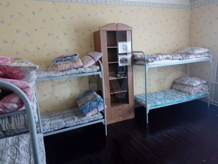 Комната 22 м² в 2-к., 2/4 эт.