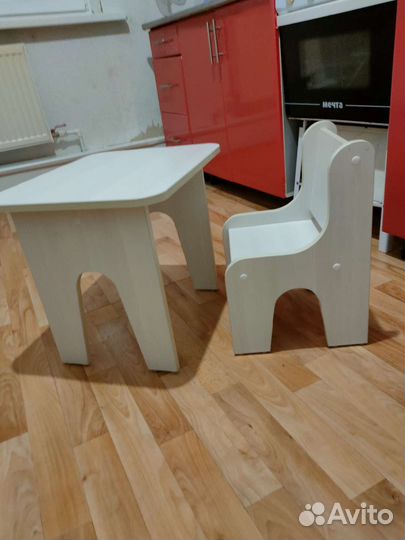 Детский столик и стульчик