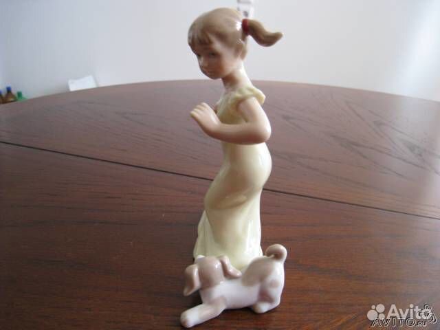 Фарфоровая статуэткка 