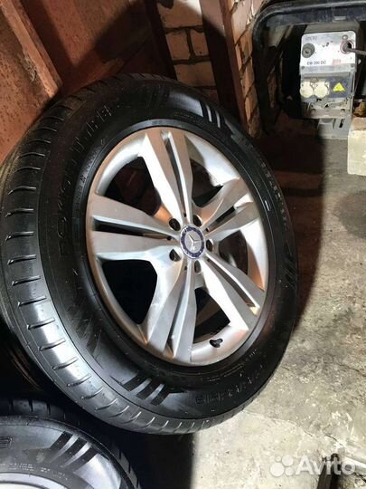 275/55 R19 Hakka Black 2 SUV