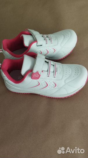 Кроссовки для девочки