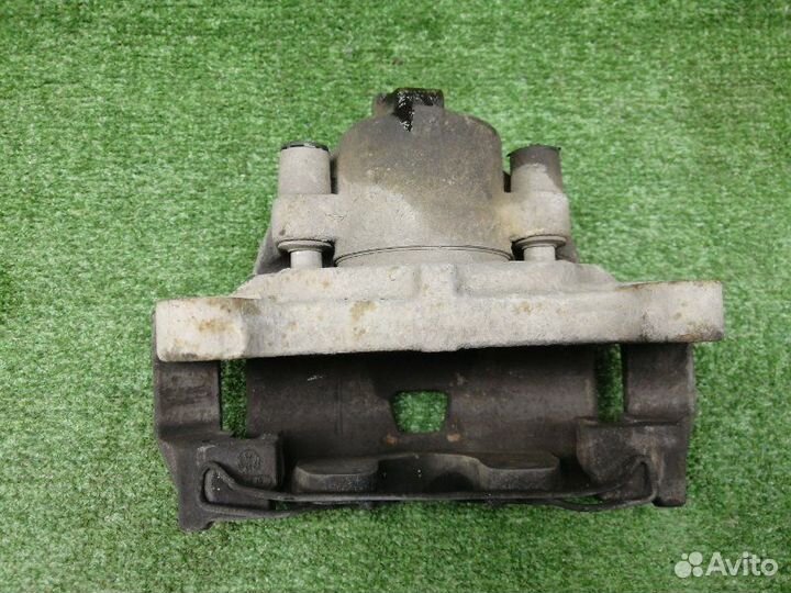 Суппорт передний левый Audi Q3/RS Q3