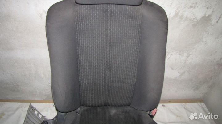 Сидение переднее правое Рено Меган 2