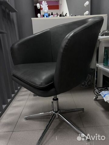 Продам кресло- стул с поворотным механизмом