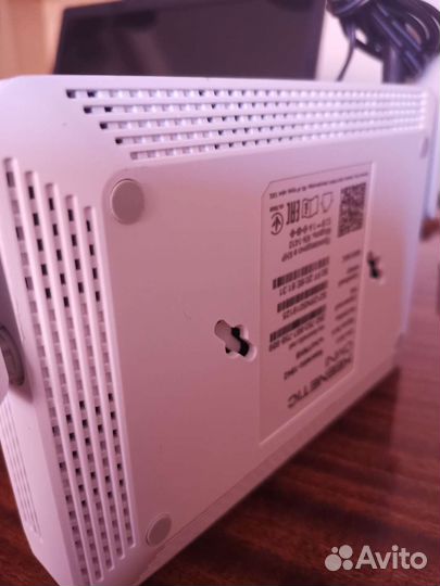Продам роутер keenetic omni