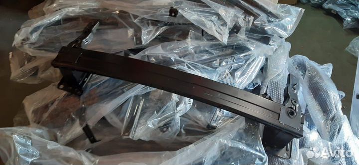 Усилитель переднего бампера Kia Ceed JD 86530A2000