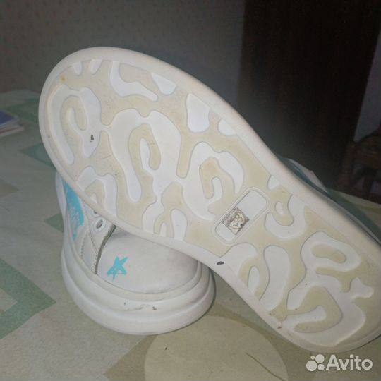 Кроссовки подростковые