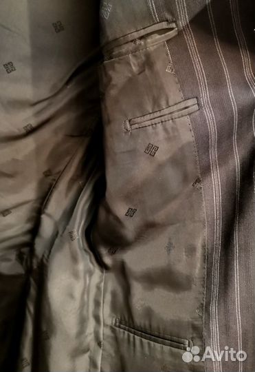Givenchy. Шерсть. Костюм двойка. Оригинал