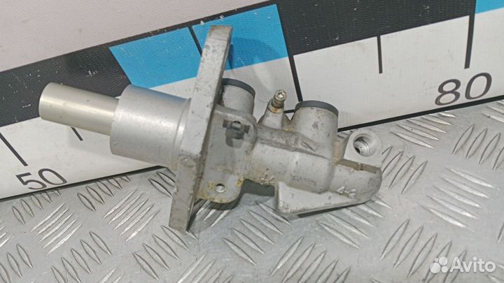 Б/У Цилиндр тормозной главный VAG#001