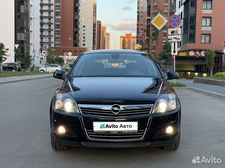 Opel Astra 1.8 МТ, 2013, 56 000 км