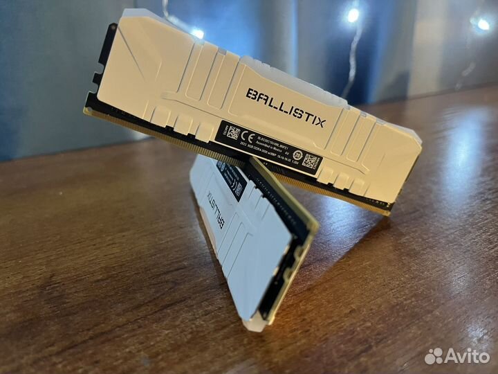 Оперативная память Crucial ballistix BL8G30C15U4WL