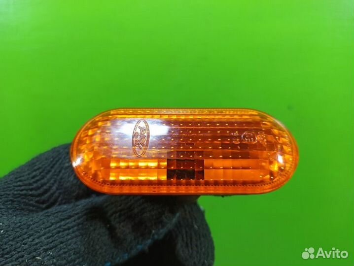 Повторитель поворота Ford Fusion хэтчбэк fyja 2008