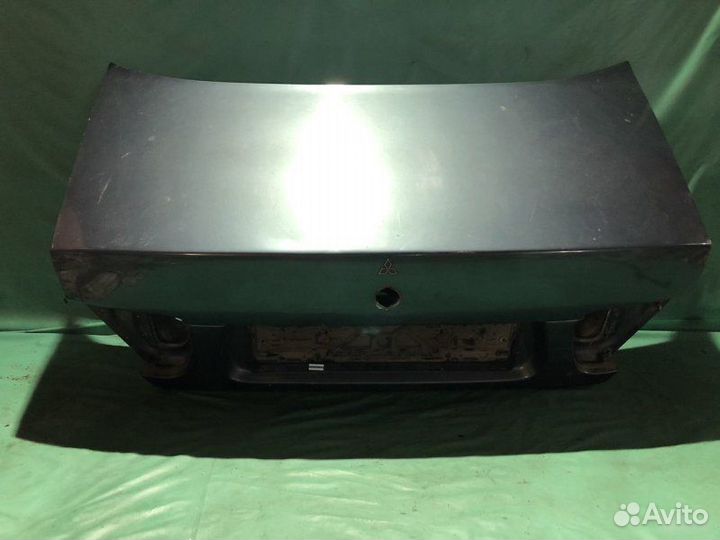 Крышка багажника Mitsubishi Carisma