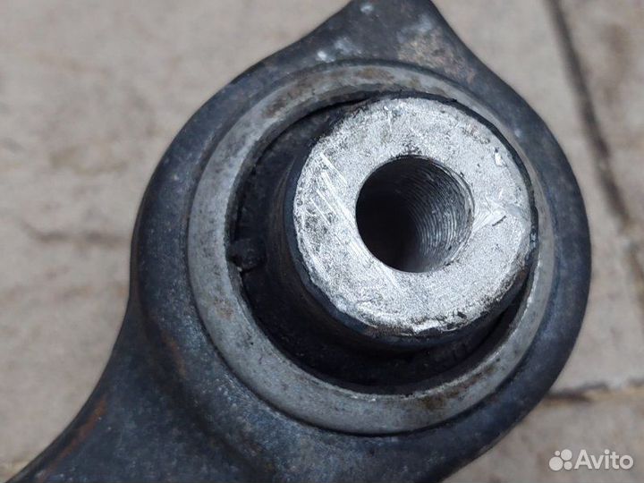 Рычаг подвески нижний передний правый