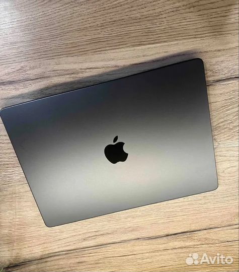 MacBook Pro 14 (2023) 14.2