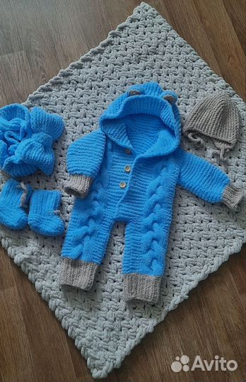 Вязаный комплект на выписку для мальчика