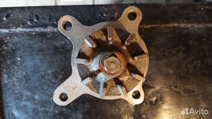 Продаётся водяной насос для автомобиля Москвич