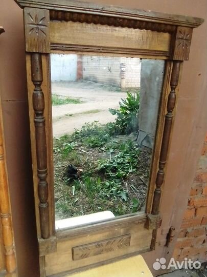 Два старинных зеркала