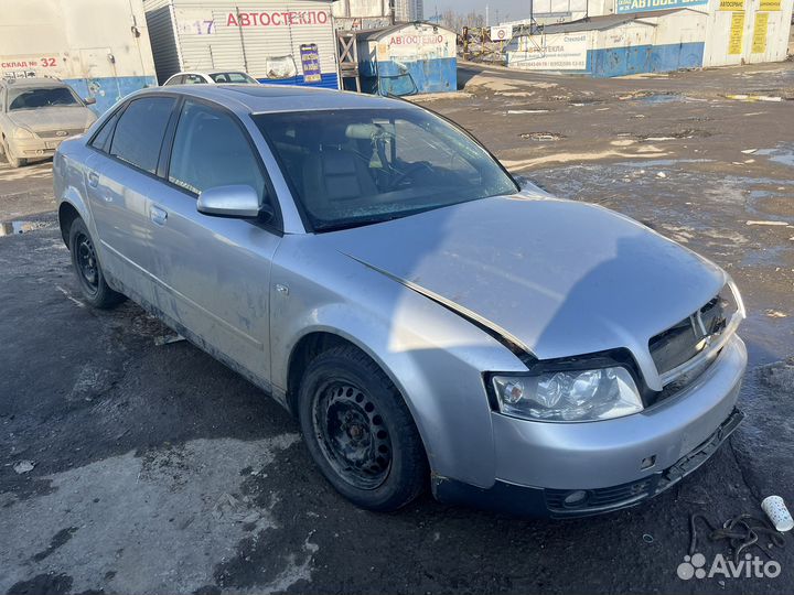 Audi A4 1.8 МТ, 2004, битый, 100 000 км