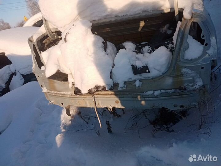 Панель задняя Renault Symbol 1