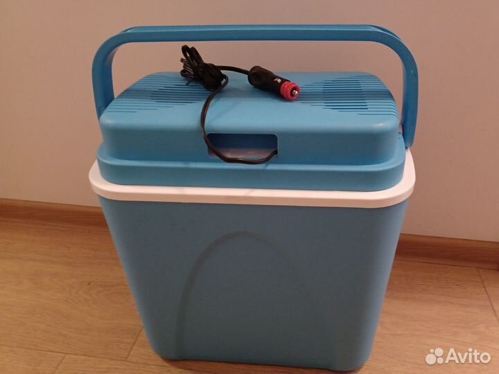 Дорожный автомобильный холодильник