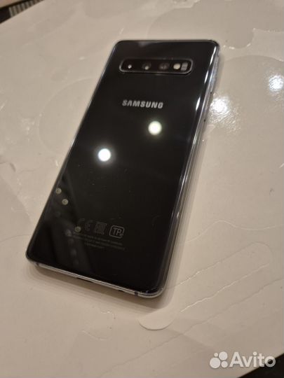 Samsung Galaxy S10, 8/128 ГБ