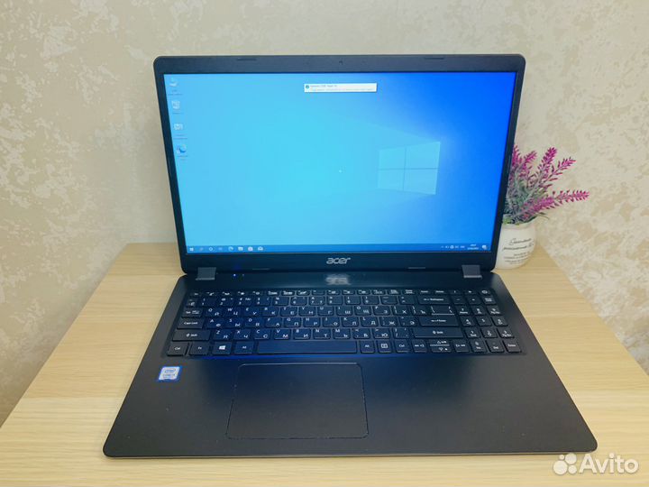 Свежий, мощный ноутбук (SSD/i3/8 гб)