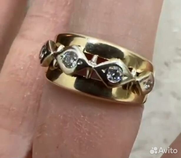Золотое кольцо с бриллиантами