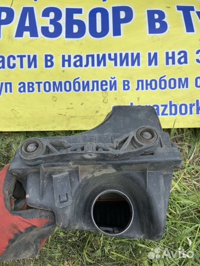 Корпус воздушного фильтра Opel Zafira B