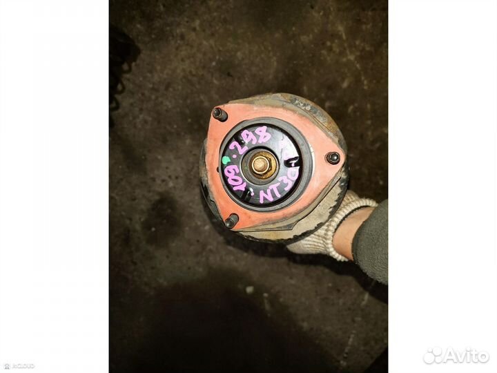 Стойка на nissan xtrail NT30