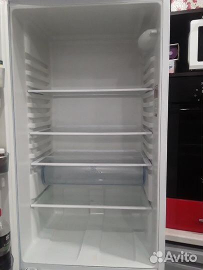 Холодильник indesit