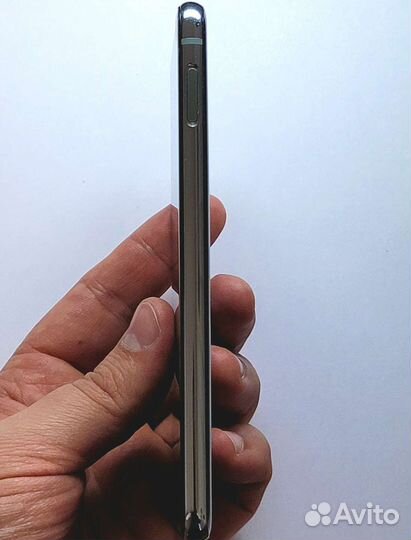 Телефон Samsung Galaxy S10e