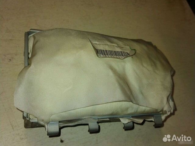 Подушка в торпедо Mazda 3 2006