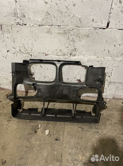 Диффузор радиатора Bmw E39