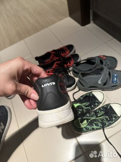 Кроссовки levis