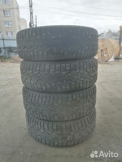 Nokian Tyres Hakkapeliitta 7 215/65 R16 102T