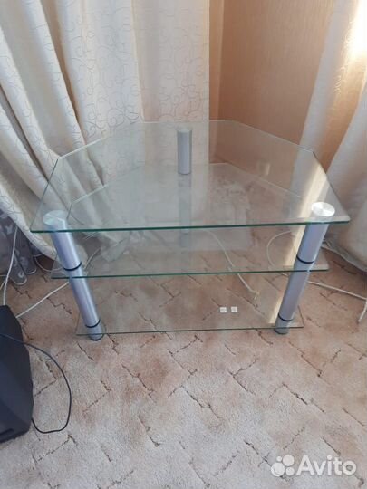Стеклянная тумба под тв
