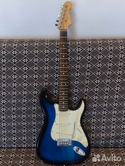 Электро гитара + комбоусилитель Rocket