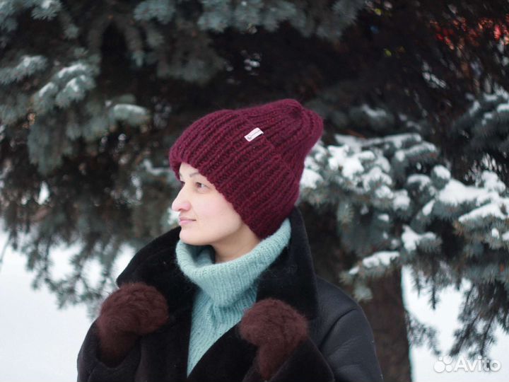 Женская зимняя шапка из нежной шерсти