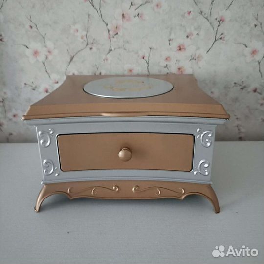 Музыкальная шкатулка с балериной