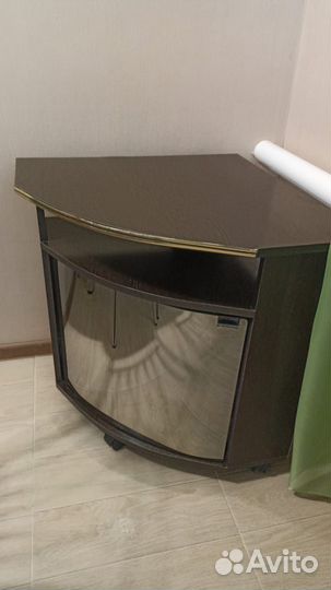 Тумба угловая